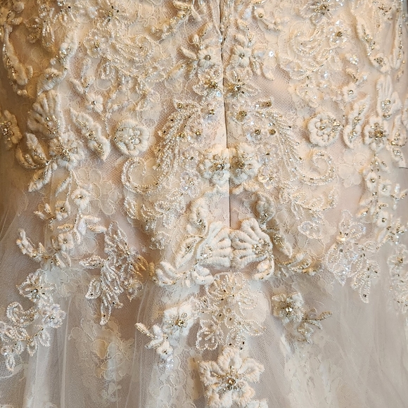 Enzoani beautiful white wedding dress S 16 - Picture 10 of 11